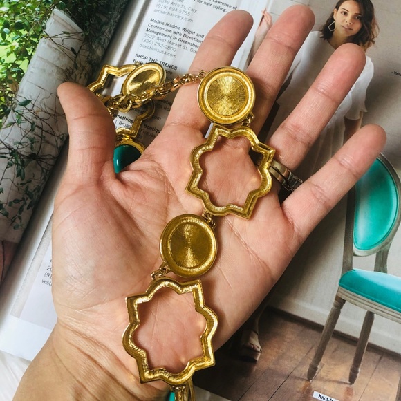 Gold and green necklace - Picture 6 of 8